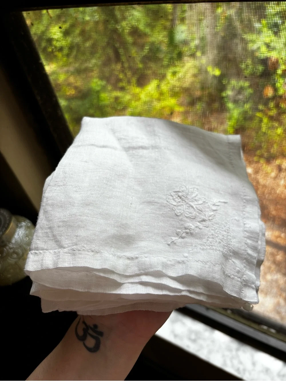 Classic White Embroidered Linen Napkins - Multipack